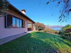 Foto Villa di 224 m con 5 locali e box auto doppio in vendita a Meina