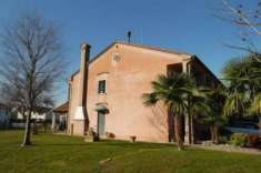 Foto Villa di 232 m con pi di 5 locali in vendita a Noale