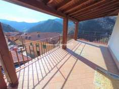 Foto Villa di 250 m con pi di 5 locali e box auto in vendita a Oneta