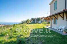 Foto Villa di 256 m con 5 locali in vendita a Sanremo