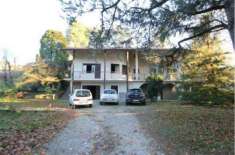 Foto Villa di 260 m con 5 locali e box auto doppio in vendita a Dolzago