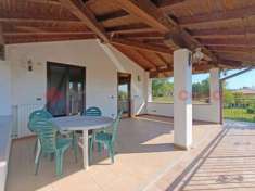 Foto Villa di 265 m con 4 locali e box auto in vendita a Paruzzaro