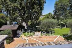 Foto Villa di 270 m con 5 locali e box auto in vendita a Folignano [rif. DV-10025-1]