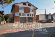 Foto Villa di 275 m con 5 locali e box auto in vendita a Forl [rif. DV-8498-2]