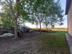 Foto Villa di 280 m con pi di 5 locali e box auto doppio in vendita a Carpi