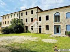 Foto Villa di 280 m con pi di 5 locali in vendita a Sernaglia della Battaglia
