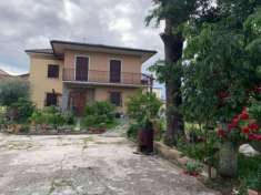 Foto Villa di 300 m con 5 locali in vendita a Vistarino