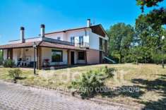 Foto Villa di 300 m con pi di 5 locali e posto auto in vendita a Parma [rif. DV-9258]