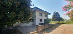 Foto Villa di 324 m con pi di 5 locali e box auto doppio in vendita a Spinea