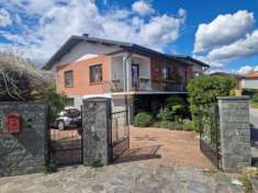 Foto Villa di 325 m con pi di 5 locali e box auto doppio in vendita a Varano Borghi