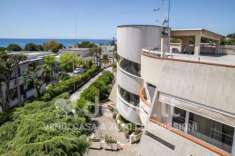 Foto Villa di 335 m con pi di 5 locali e box auto in vendita a Taranto