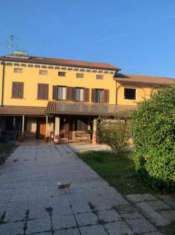 Foto Villa di 350 m con 5 locali in vendita a Motta de' Conti