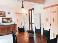 Foto Villa di 356 m con pi di 5 locali in vendita a Porto Valtravaglia