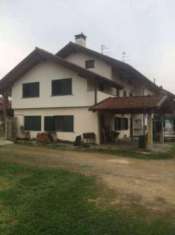 Foto Villa di 360 m con pi� di 5 locali in vendita a Gifflenga