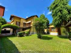 Foto Villa di 387 m con 4 locali in vendita a Melzo