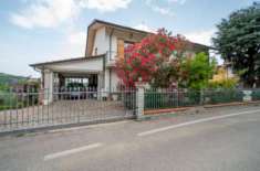 Foto Villa di 390 m con pi di 5 locali e box auto in vendita a Cesena