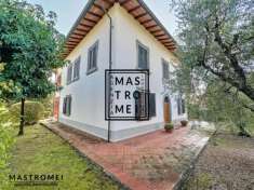 Foto VILLA di 4 vani e di 300 mq (ALTOPASCIO) rif. 3465