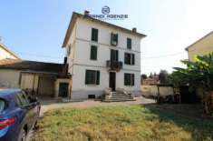 Foto Villa di 404 m con pi di 5 locali e box auto doppio in vendita a Fidenza
