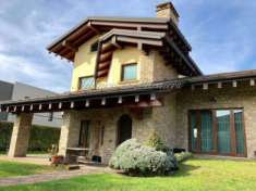 Foto Villa di 430 m con pi di 5 locali e posto auto in vendita a Treviolo