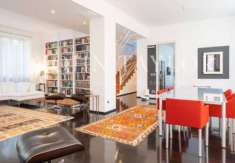 Foto Villa di 435 m con pi di 5 locali in vendita a Milano