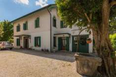 Foto Villa di 459 m con pi� di 5 locali e box auto in vendita a Venezia