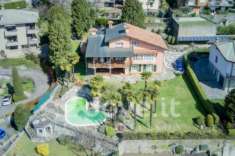 Foto Villa di 462 m con pi di 5 locali e box auto in vendita a Cernobbio