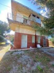 Foto VILLA di 5 vani e di 450 mq (MESSINA) rif. 2VS15668
