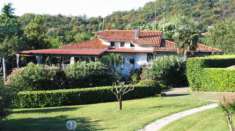 Foto Villa di 527 m con pi di 5 locali in vendita a Soiano del Lago