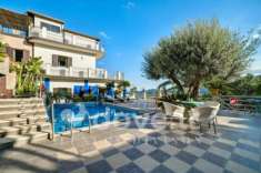 Foto Villa di 550 m con pi di 5 locali in vendita a Graniti