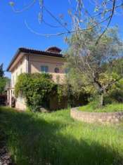 Foto VILLA di 7 vani e di 390 mq (MASSAROSA) rif. S1