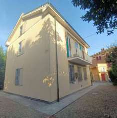 Foto Villa di 80 m con pi di 5 locali in vendita a Modena