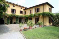 Foto Villa di 800 m con pi di 5 locali in vendita a Garbagnate Monastero