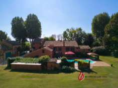 Foto Villa di 900 m con pi di 5 locali in vendita a Verona