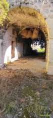 Foto villa di mq 300 da ristrutturare con terreno edificabile.
