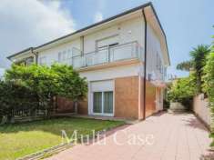 Foto VILLA DI TESTA IN VENDITA A VIAREGGIO (ZONA DON BOSCO)
