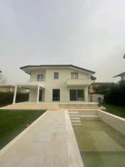 Foto Villa in affitto a Marina di Pietrasanta - Pietrasanta 200 mq  Rif: 1254047