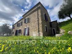 Foto Villa in pietra locale con bellissima vista mare tra Agropoli ed Ogliastro C.to
