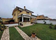 Foto Villa in Vendita, 5 Locali, 120 mq, Anzio