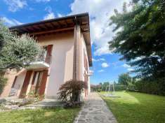 Foto Villa in Vendita, 5 Locali, 200 mq, Casatenovo