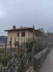 Foto Villa in Vendita, 5 Locali, 92 mq, Gandino