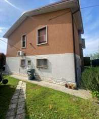 Foto Villa in Vendita, 6,5 Locali, 83,8 mq, Serravalle a Po