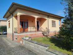 Foto Villa in Vendita, 6 Locali, 273 mq, Lucca (San Cassiano a Vico)