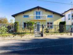 Foto Villa in Vendita, 6 Locali, 273 mq, Venegono Inferiore