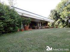 Foto Villa in Vendita, pi di 6 Locali, 1000 mq (Lucca)