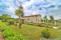 Foto Villa in Vendita, pi di 6 Locali, 1000 mq, Villafranca in Lunig