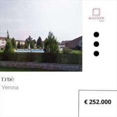 Foto Villa in Vendita, pi di 6 Locali, 10000 mq, Erb