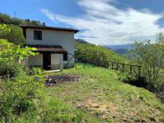 Foto Villa in Vendita, pi di 6 Locali, 142 mq, Bagni di Lucca