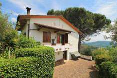 Foto Villa in Vendita, pi di 6 Locali, 160 mq (Montecatini Terme)