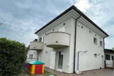 Foto Villa in Vendita, pi di 6 Locali, 172 mq, Leno