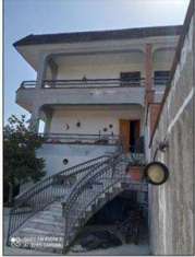 Foto VILLA in Vendita, pi di 6 Locali, 187 mq, CALVIZZANO